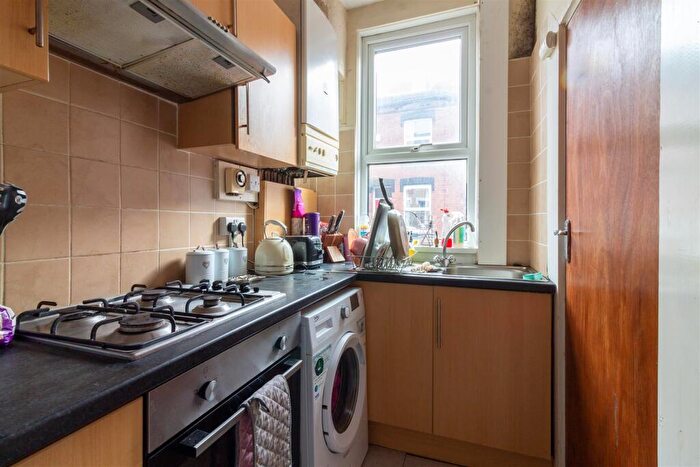 2 Bedroom House To Rent In Harold Avenue, Hyde Park, Leeds, LS6