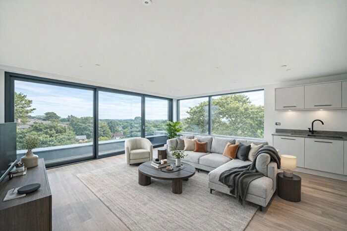 3 Bedroom Penthouse For Sale In Highmoor Road, Poole, Dorset, BH14