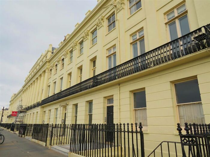 Studio To Rent In Brunswick Terrace, Hove, BN3