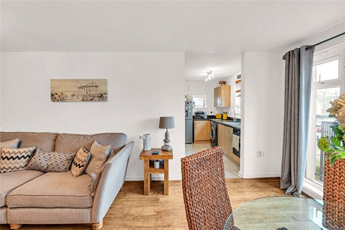 1 Bedroom Flat For Sale In Whistle Road, Mangotsfield, Bristol, BS16