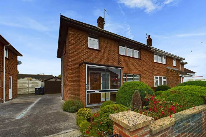 3 Bedroom Semi-Detached House For Sale In Methuen Avenue, Melksham, SN12