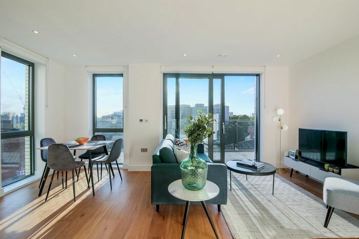 3 Bedroom Flat To Rent In Webber Street, London, SE1