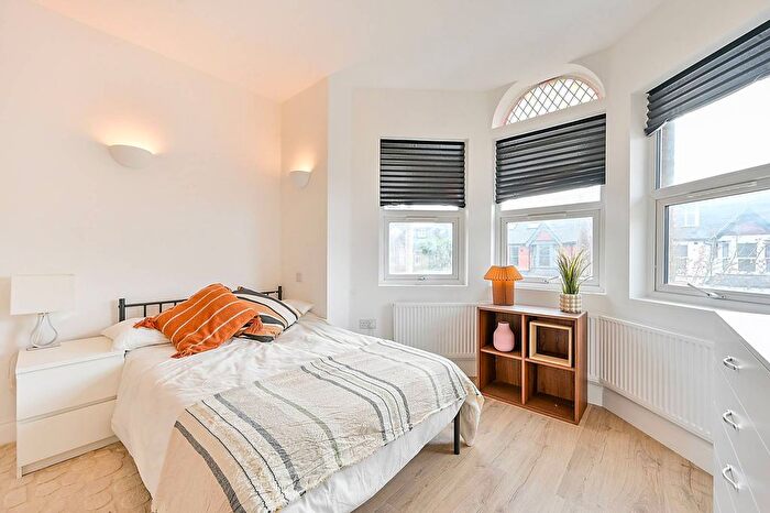 Studio To Rent In Madeley Road, Ealing Broadway, London, W5