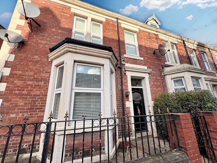 House Of Multiple Occupation For Sale In Roxburgh Place, Heaton, Newcastle Upon Tyne, Tyne And Wear, NE6