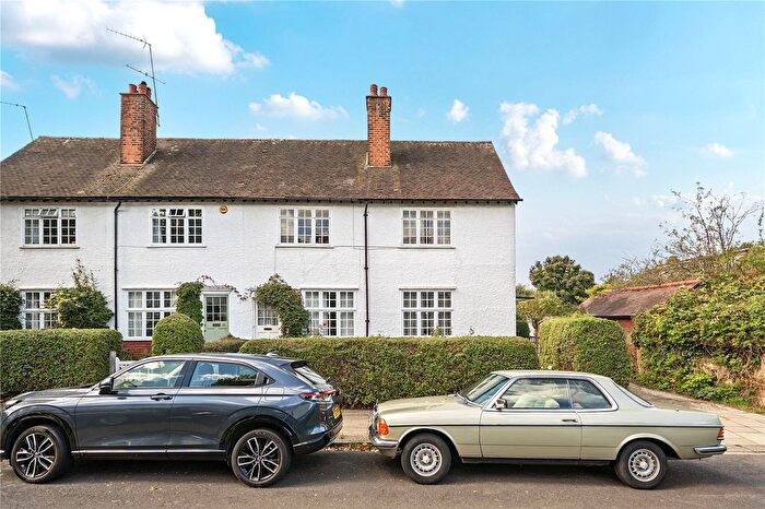4 Bedroom End Terrace House For Sale In Fowlers Walk, Ealing, W5