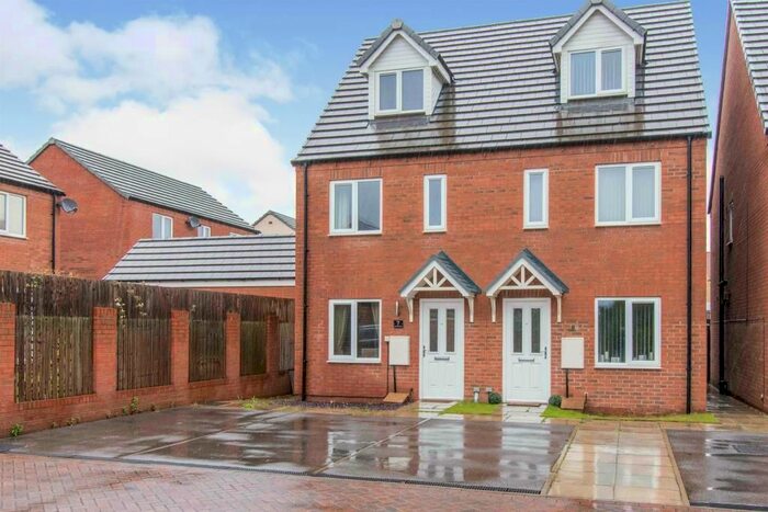 3 Bedroom Property To Rent In Oak Crest, Bawtry Road, Doncaster, DN4