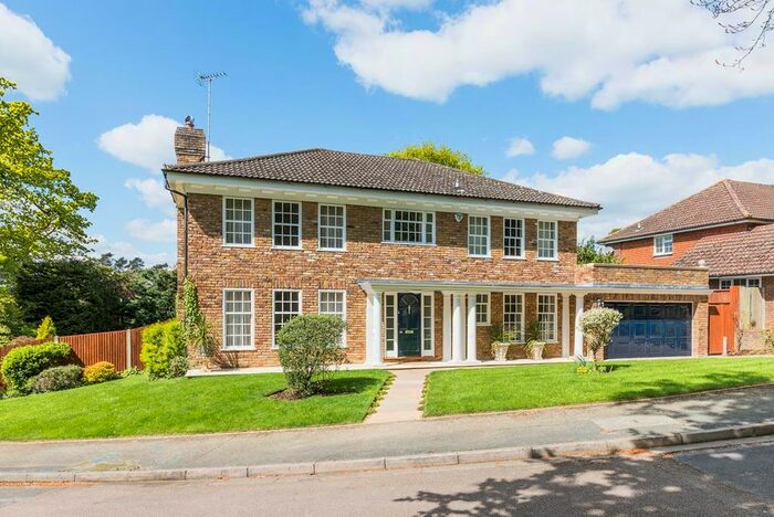 4 Bedroom Detached House To Rent In Old Farmhouse Drive, Oxshott, KT22