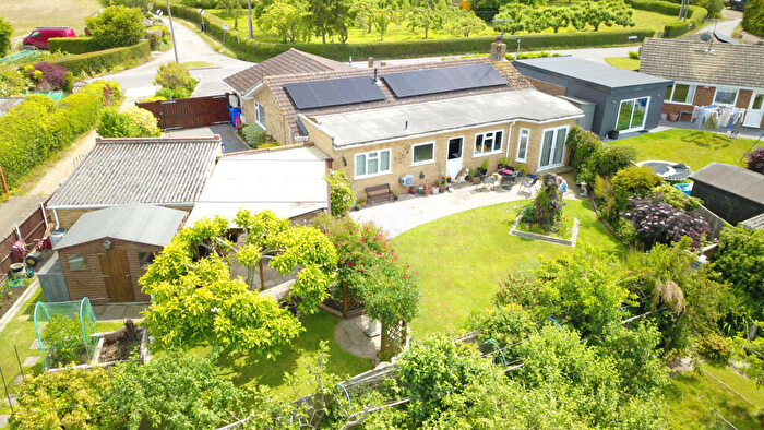 3 Bedroom Detached Bungalow For Sale In Vicarage Lane, Lower Halstow, ME9