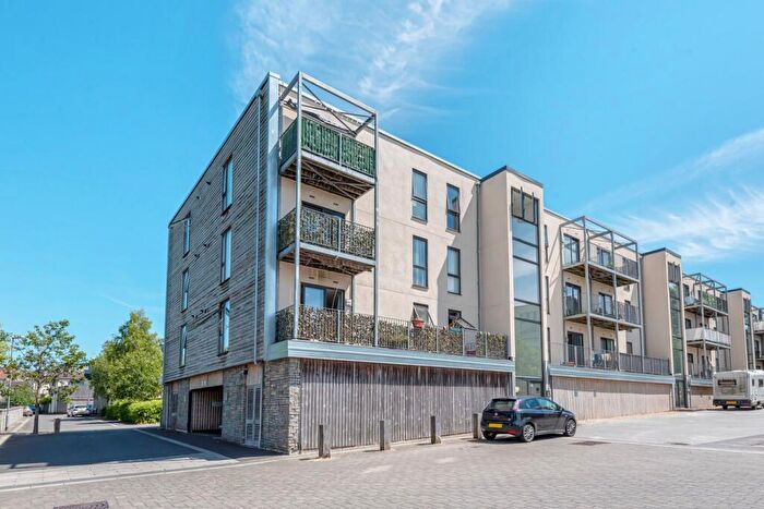 2 Bedroom Flat For Sale In Lime Tree Square, Street, BA16