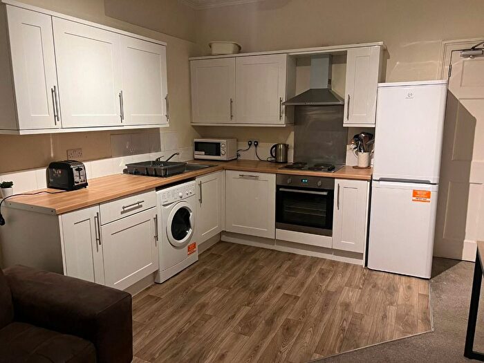 4 Bedroom Flat To Rent In Montague Street, Edinburgh, EH8