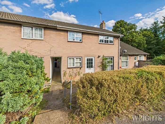 3 Bedroom Terraced House For Sale In Lodge Field, Welwyn Garden City, AL7