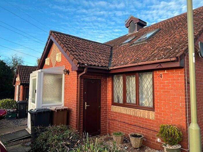 2 Bedroom Bungalow To Rent In Nutfield Road, Rownhams, Southampton, SO16