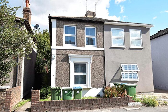 2 Bedroom Semi-Detached House To Rent In Woolwich Road, Bexleyheath, DA7