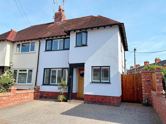 2 Bedroom Semi-Detached House For Sale In Kendall Avenue, Stratford-Upon-Avon, CV37