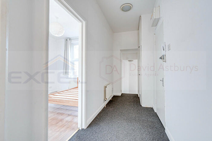 2 Bedroom Apartment To Rent In Salusbury Road, Queens Park, London, NW6