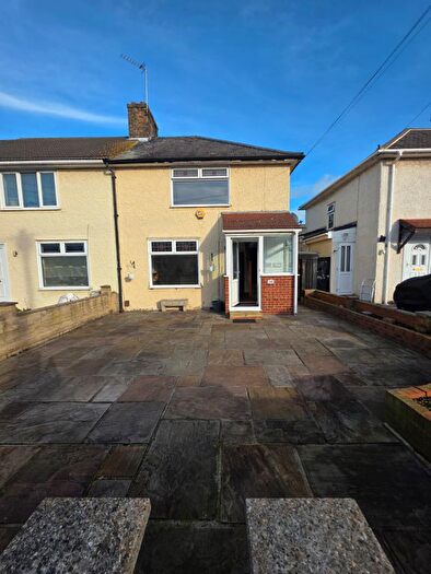 3 Bedroom End Terrace House To Rent In Harrold Road, Dagenham, RM8