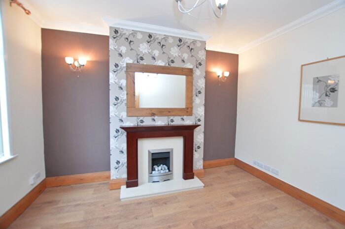 2 Bedroom Property To Rent In Fieldhouse Street, Wakefield, WF1