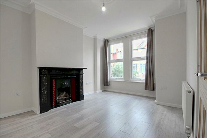 4 Bedroom Terraced House To Rent In Kingsway, Enfield, EN3