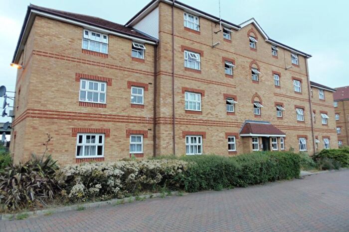 2 Bedroom Apartment To Rent In Bluebell Way, Ilford, Essex, IG1
