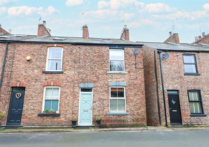 3 Bedroom End Of Terrace House For Sale In Ure Bank Top, Ripon, HG4