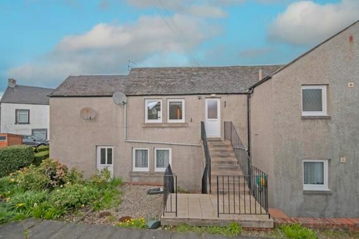 2 Bedroom Flat To Rent In High Street, Errol, Perth, PH2