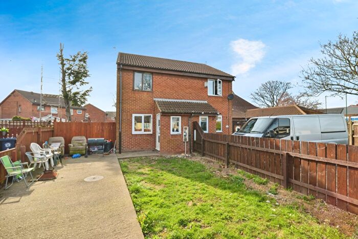 2 Bedroom Semi-detached House For Sale In St. Andrews Road West, Middlesbrough, TS6