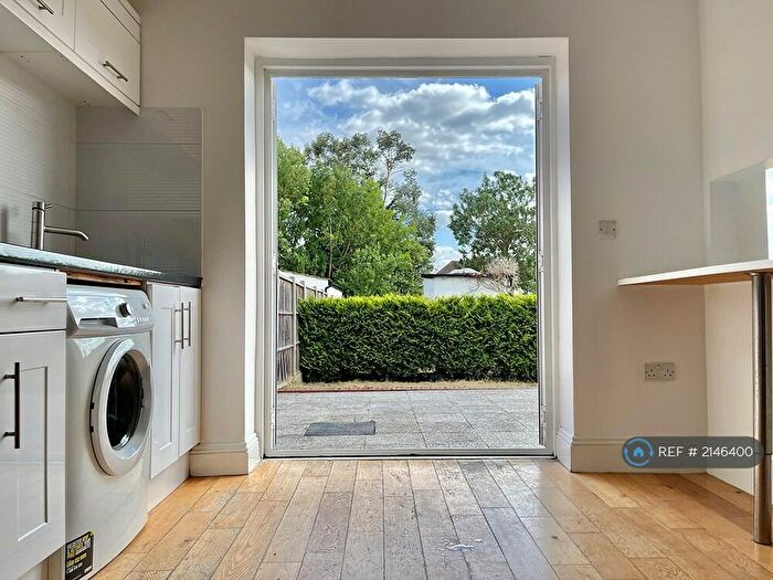 2 Bedroom Flat To Rent In Warden Avenue, Harrow, HA2