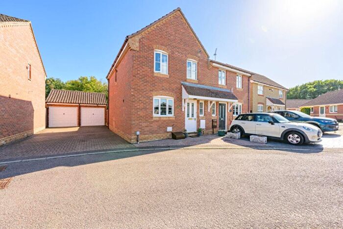 3 Bedroom Semi-Detached House For Sale In Hawthorn Close, Diss, IP22