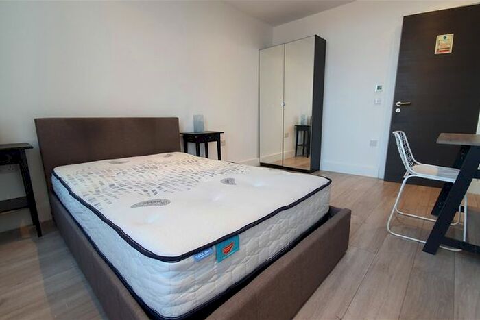 Property To Rent In Room Kirkfield House, Station Road, Harrow, Middlesex, HA1