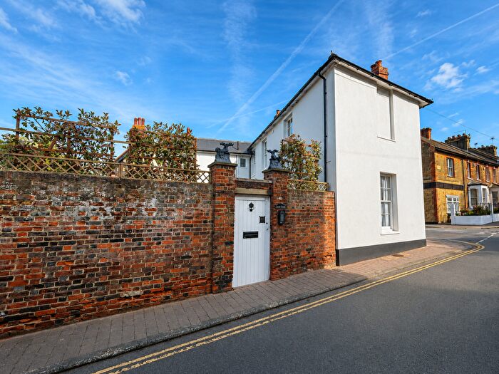 3 Bedroom Detached House For Sale In St. Margarets Street, Rochester, ME1