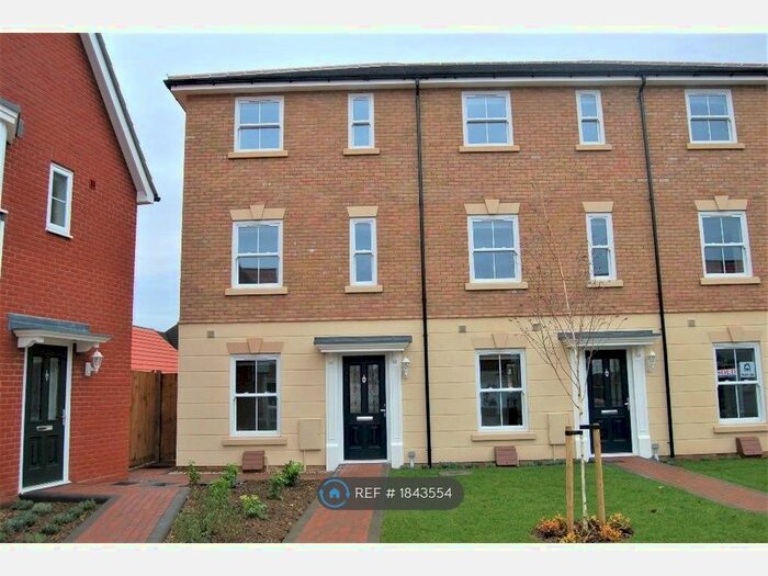 3 Bedroom End Of Terrace House To Rent In Guelder Rose, Dunmow, CM6