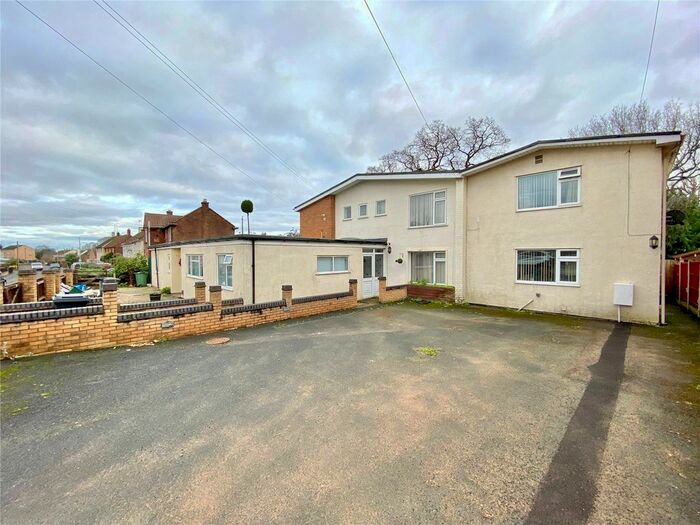 5 Bedroom Link Detached House For Sale In Birchall Avenue, Matson, Gloucester, Gloucestershire, GL4