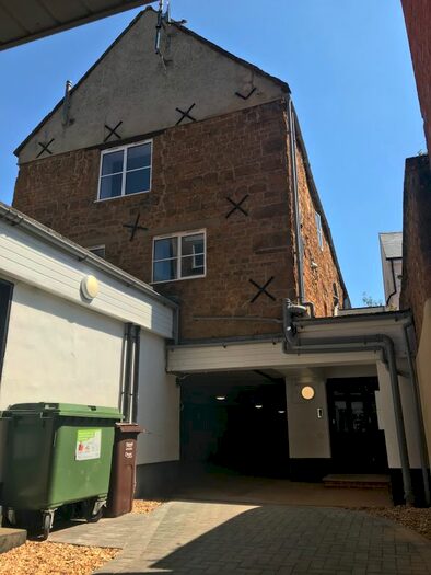 2 Bedroom Flat To Rent In Horse Fair, Banbury, OX16
