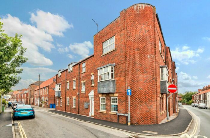 2 Bedroom Flat To Rent In Hamilton Court, Wilbert Grove, Beverley, East Riding Of Yorkshire, Uk, HU17
