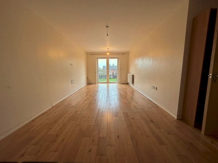 2 Bedroom Flat To Rent In Varcoe Gardens, Hayes, UB3