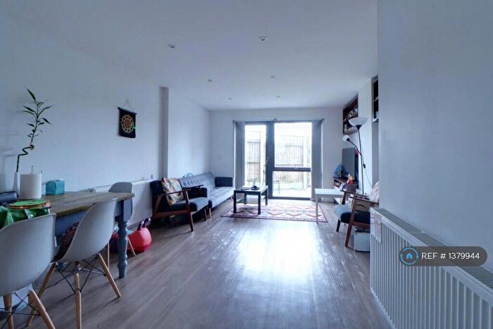 2 Bedroom Flat To Rent In Williams Way, Wembley, HA0