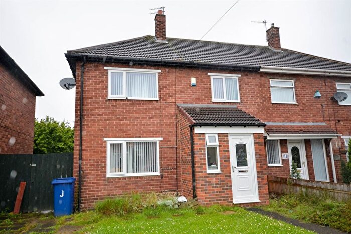 3 Bedroom Semi-Detached House For Sale In Medway Avenue, Hebburn, NE31