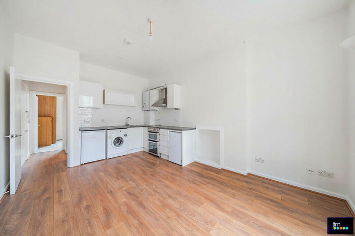 1 Bedroom Flat To Rent In St. John's Villas, N19