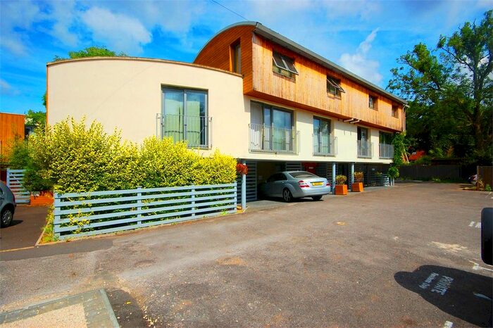 1 Bedroom Flat To Rent In Windlesham Mews, Hampton Hill, Hampton, TW12