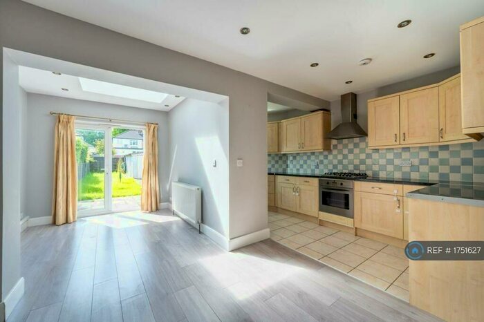 3 Bedroom Semi-Detached House To Rent In Harley Crescent, Harrow, HA1