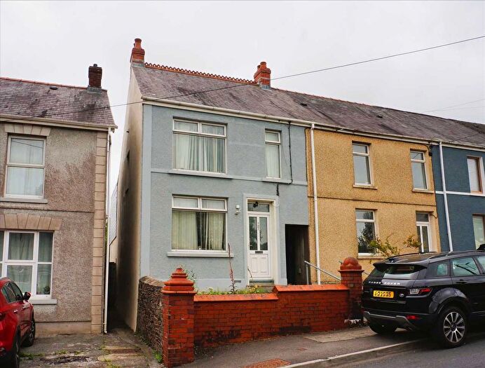 3 Bedroom Semi-Detached House For Sale In Heol Bryngwili, Cross Hands, Llanelli, SA14