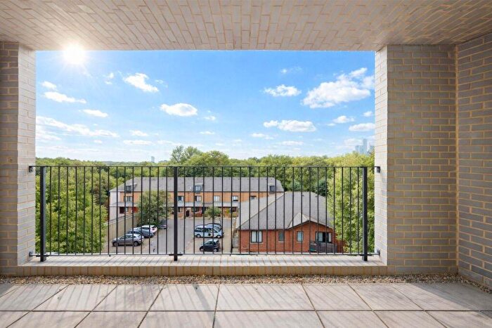 3 Bedroom Flat For Sale In Manchester Road, Isle Of Dogs, E14