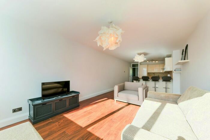 2 Bedroom Flat To Rent In Claudia Place, London, SW19