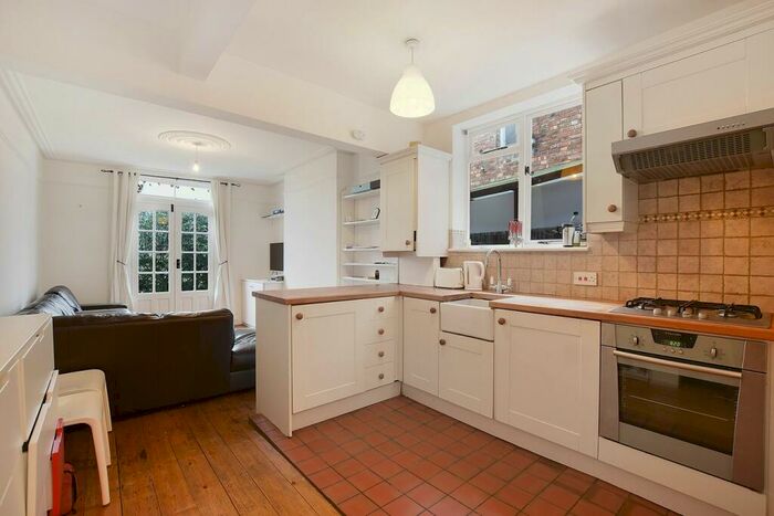 1 Bedroom Apartment To Rent In Victoria Road, London, N22