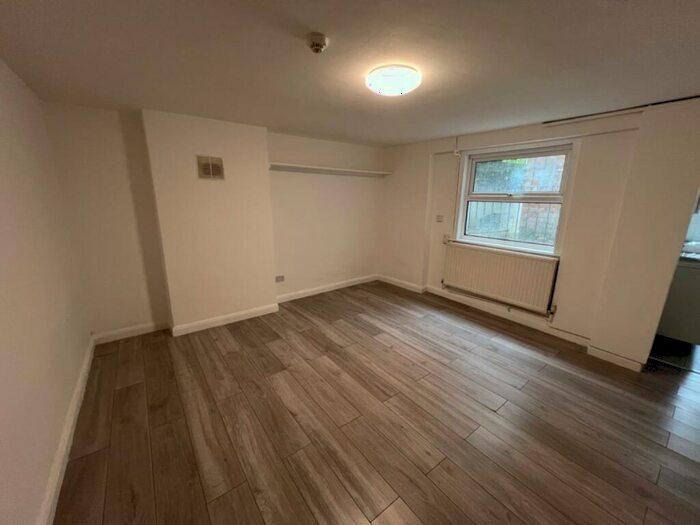 Studio To Rent In Upper Tollington Park, London, N4