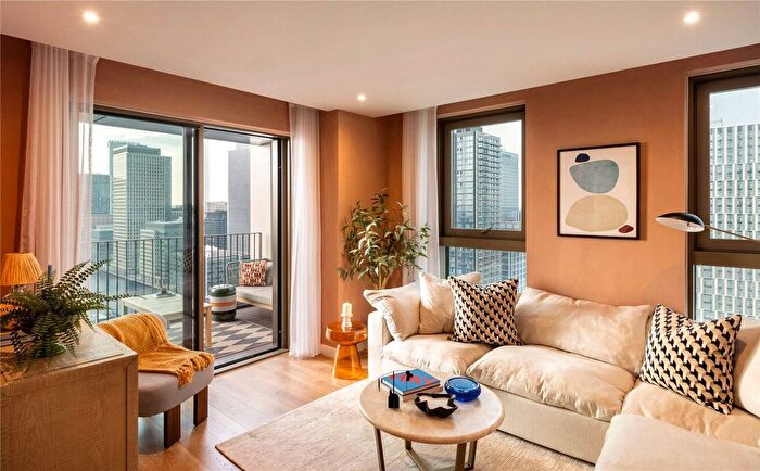 2 Bedroom Flat For Sale In One Thames Quay, Marsh Wall, London, E14