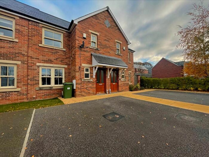 2 Bedroom House To Rent In Oak Park Drive, Leeds, West Yorkshire, LS16