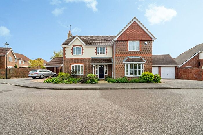 4 Bedroom Detached House For Sale In Ravel Close, Old Farm Park, Milton Keynes, MK7