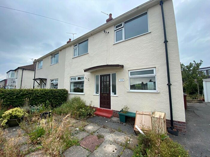 3 Bedroom House To Rent In Barfield Drive, Yeadon, Leeds, LS19