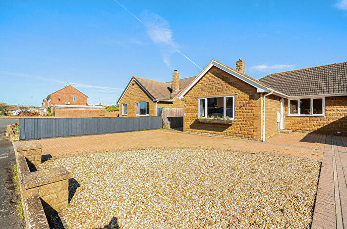3 Bedroom Semi-Detached Bungalow For Sale In Blakeney Avenue, Nythe, Swindon, SN3